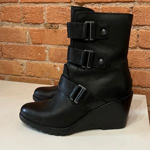 Sorel black leather wedge booties. Size 9